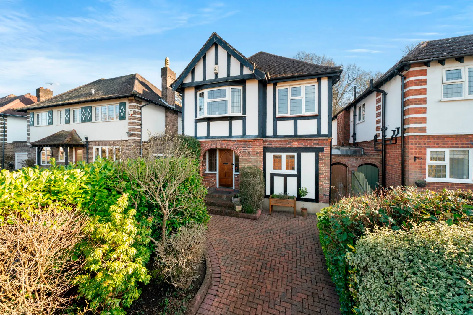 Hillcrest Gardens, Esher