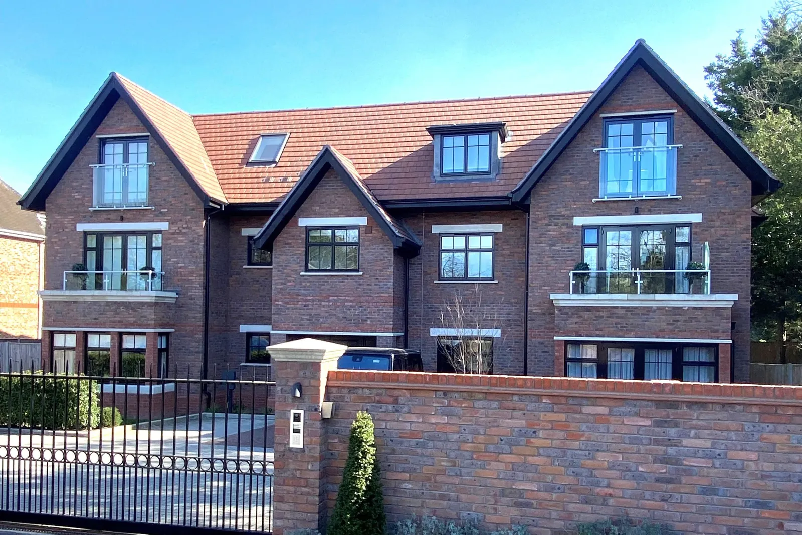 New Road, Esher